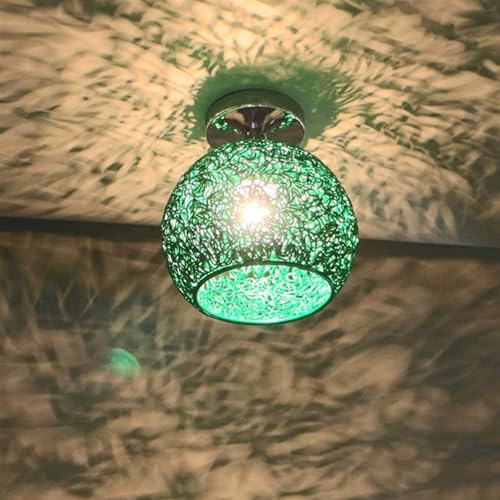 Plafonnier moderne LED en métal noble et son élégant abat-jour sphérique