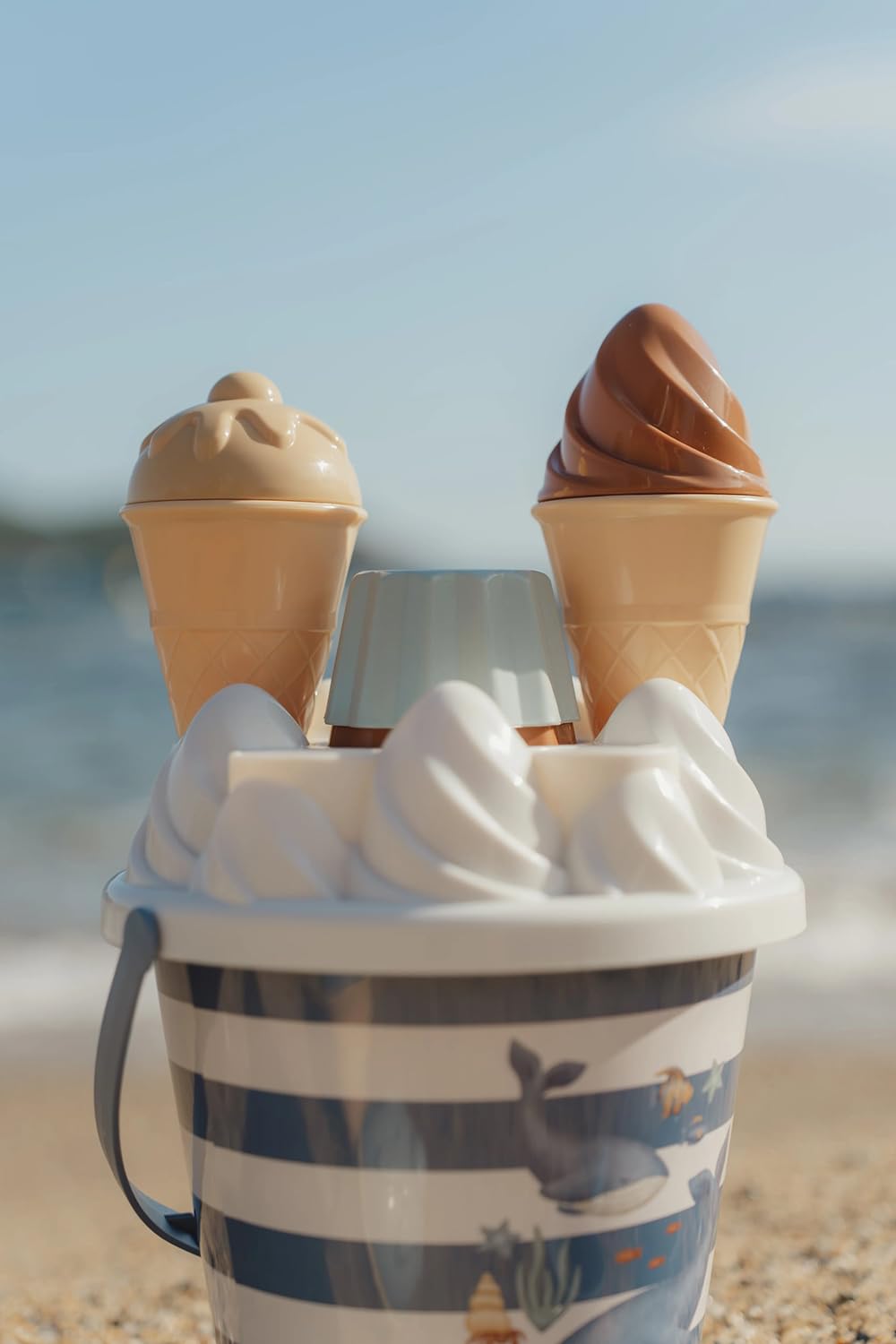 Little Dutch Ocean World - Set da 14 secchi per il gelato, giocattolo per la spiaggia, per ragazzi a partire dai 18 mesi in su, Ocean World