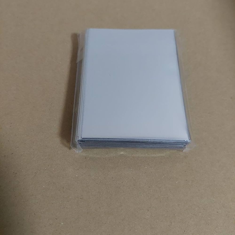 Amazon.co.jp: 幻惑の見習い魔術師 カード デッキ スリーブ コミ