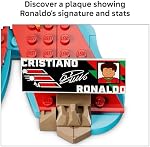 LEGO Editions Cristiano Ronaldo – Moments Forts du Football - Ensemble de Construction pour Garçons & Filles, 10 ans et plus - Cadeau de Football de Collection avec Plaque - Décor de Chambre d'Enfants ou Étagère - 43012