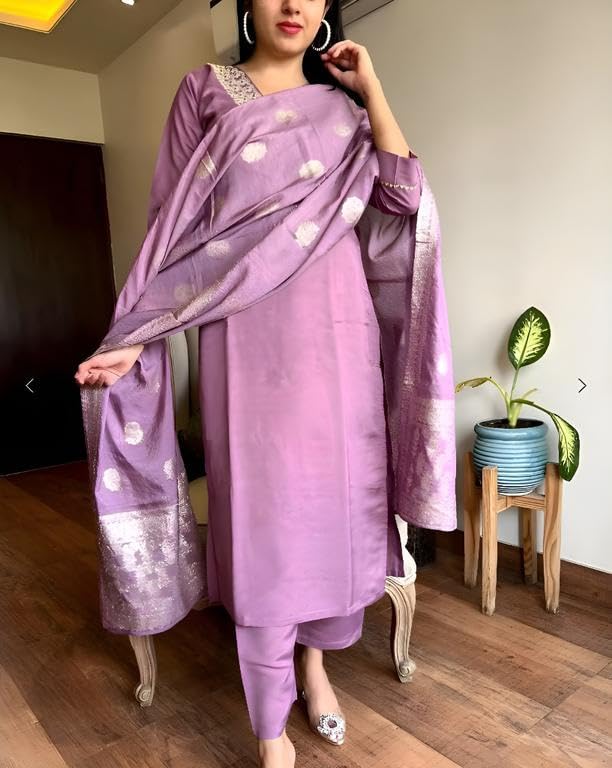 Image of Women's Chanderi Silk Kurti with Rayon Slub Pants & Dupatta | Printed Three-Quarter Sleeve Ethnic Set