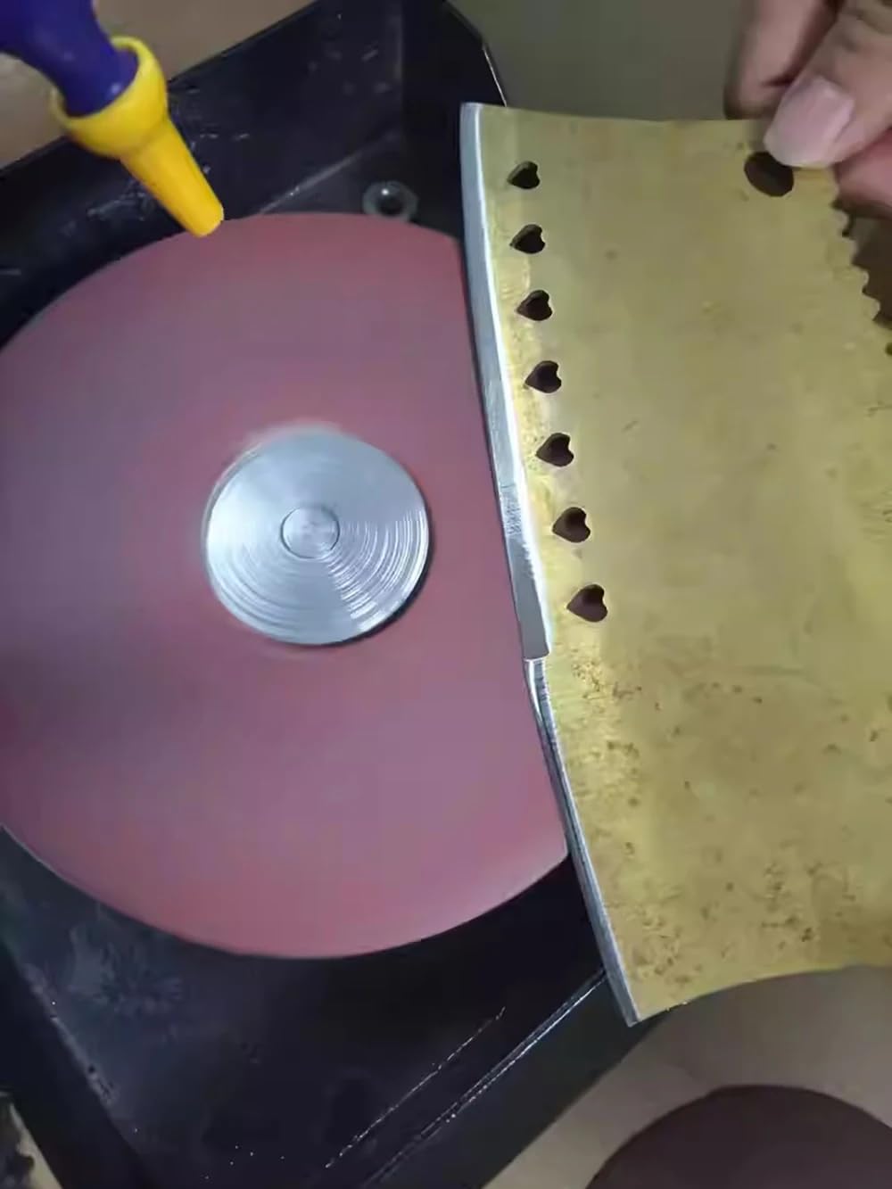 Afilador de Cuchillos Eléctrico Refrigerado Por Agua, Disco de Afilar Húmedo/Seco de 150 mm, Sistema de Circulación de Agua de Un Toque Y Velocidad Ajustable.