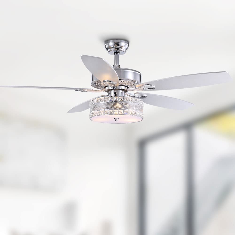 Ventilateur de plafond E12 design chromé pour rafraîchir la salle à manger en famille