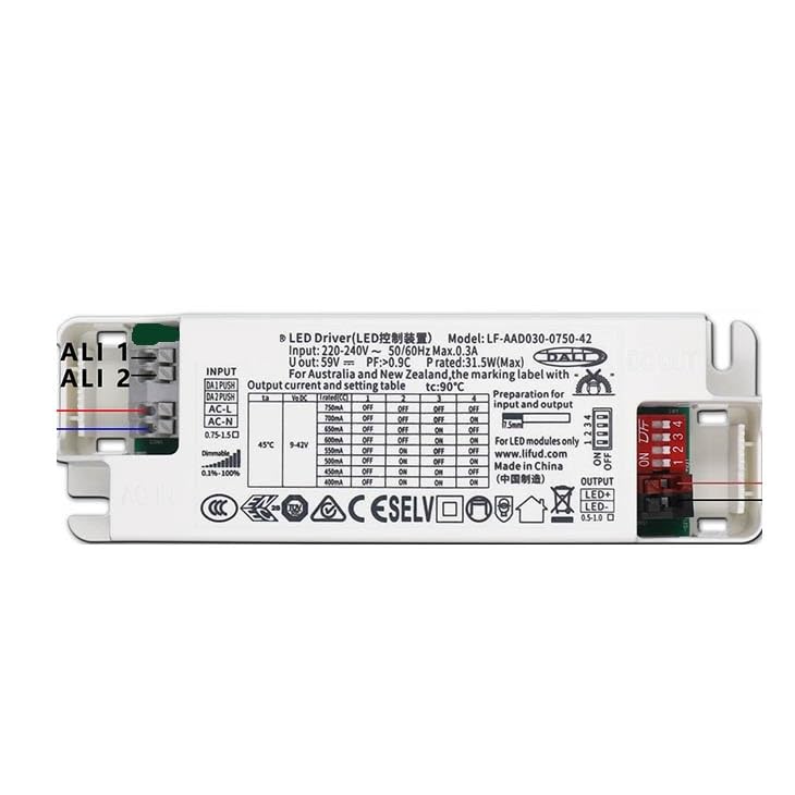 Pilote de gradation Triac avec alimentation stable AC 220V