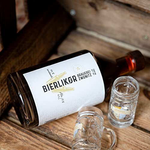 Brauerei Zwönitz Likör Geschenkset/Geschenkset aus Bierlikör 0,5l und zwei Shotgläser 4cl in Form eines Mini Bierkrug… – Bild 3