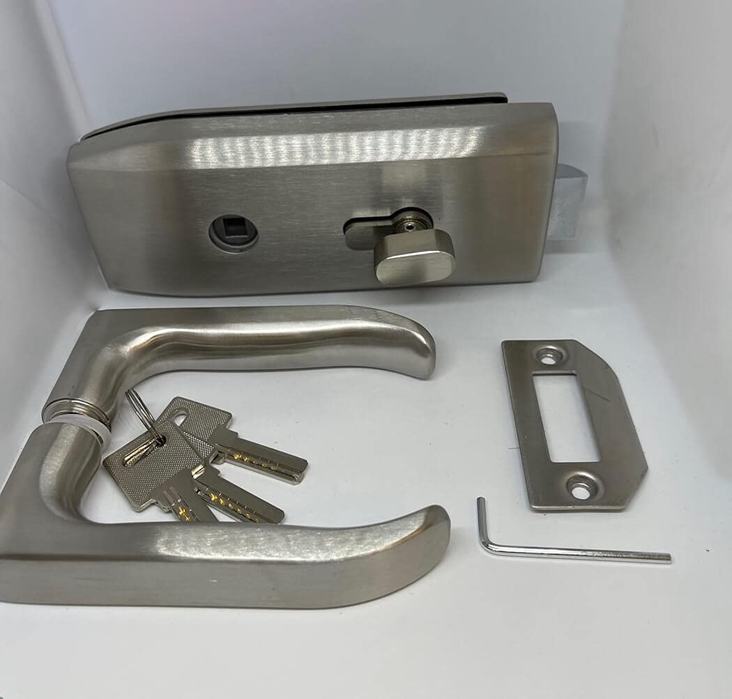 Serratura Square con maniglia per porte in vetro con spessore da 8 a 12 mm con cilindro e nottolino PORTE ITALIANE