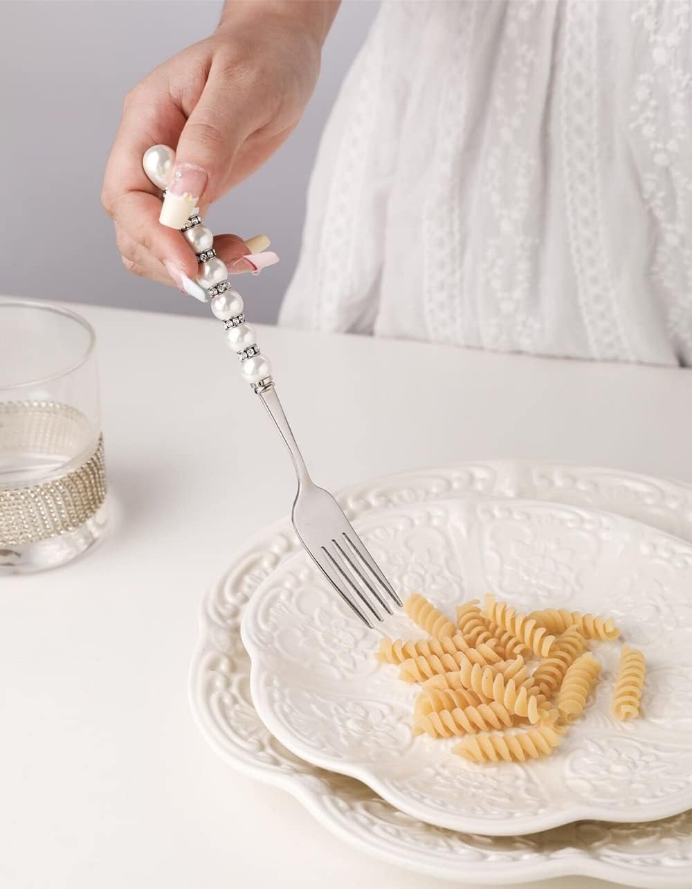 Modern Silverware Set for 16 Elegant 18/10 Stainless Steel Flatware Set Pearl Handle Luxury 64 Knives Forks and Spoons Set Mirror Polished Cutlery Utensils Set for Home Kitchen Wedding Hotel