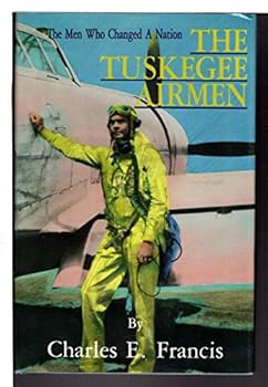 Paperback Tuskeege Airmen Book