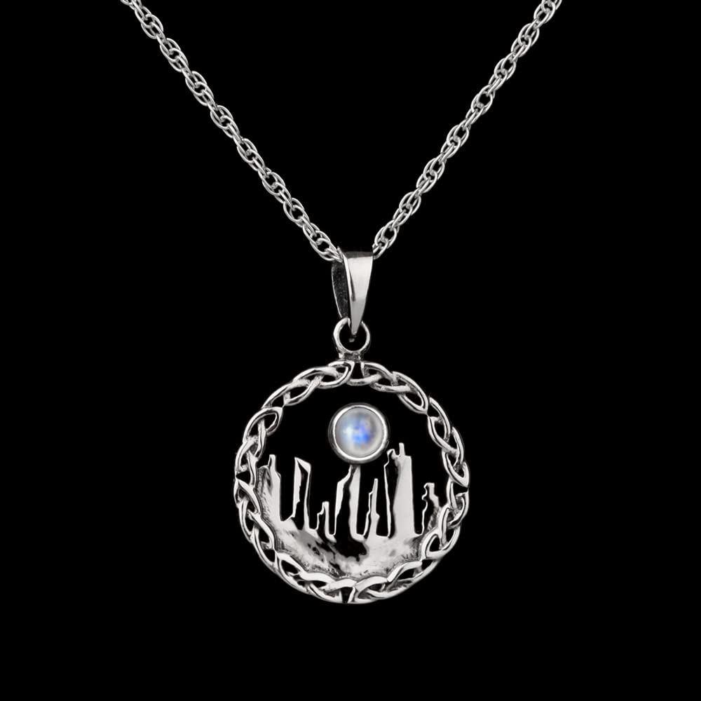 Craigh Na Dun - Anhänger aus Sterling Silber & Mondstein - Schottischer Outlander Schmuck