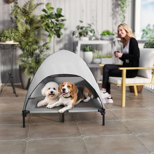 PawHut Hundeliege Outdoor mit Dach, Erhöhtes Hundebett für Große Hunde, Kühlendes Haustierliege mit Waschbares Mesh Stahlrahmen Tragtasche, Haustierbett für Draußen Camping 91x76x90cm, Hellgrau