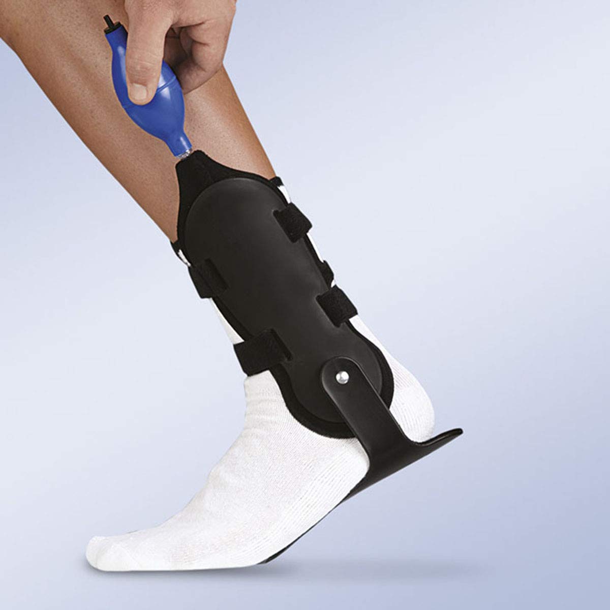 Valfeet Air Ortesis estabilizadora de tobillo hinchable Orliman 2SSD (derecho)