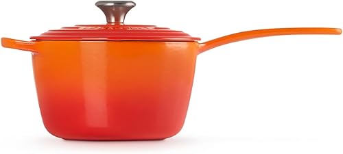 Miniatura 4 de Le Creuset Cacerola Signature de hierro fundido esmaltado, 2.25 cuartos de galón., Llama