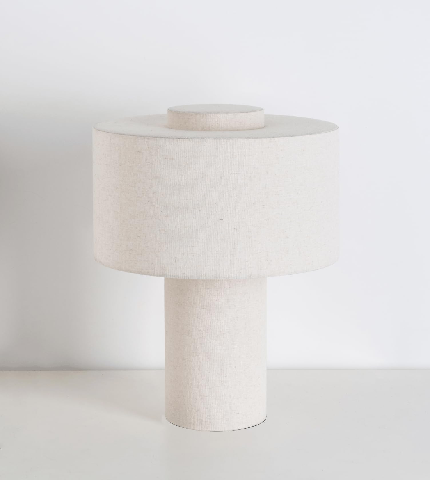NEONA KAYA Tischleuchte Leinen Beige – Minimalistische Tischlampe im Scandi-Stil, E27-Fassung, dimmbar mit dimmbarem Leuchtmittel, SmartHome-fähig, warmweiß 2700K, IP20, 3 Jahre Garantie