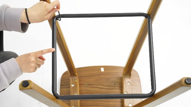 Set 2 Sgabelli Da Bar Chairus In Rattan E Ecopelle - Gambe In Legno, Imbottiti, Altezza 96 Cm, Beige