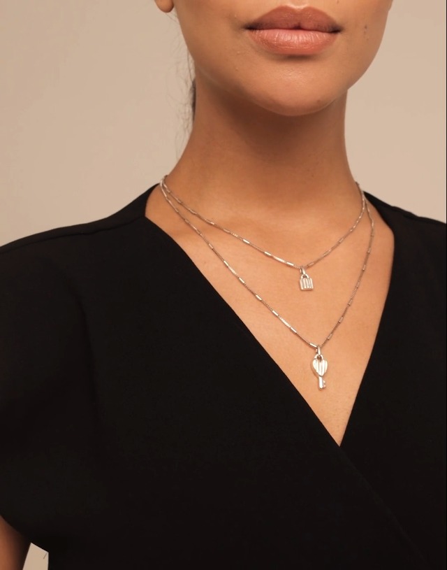 Charm Bañado En Plata De Ley Con Forma De Signo Cáncer · UNO De 50 · El