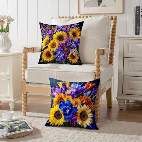 Housses de coussin automne fleuries pour décorer le canapé du salon