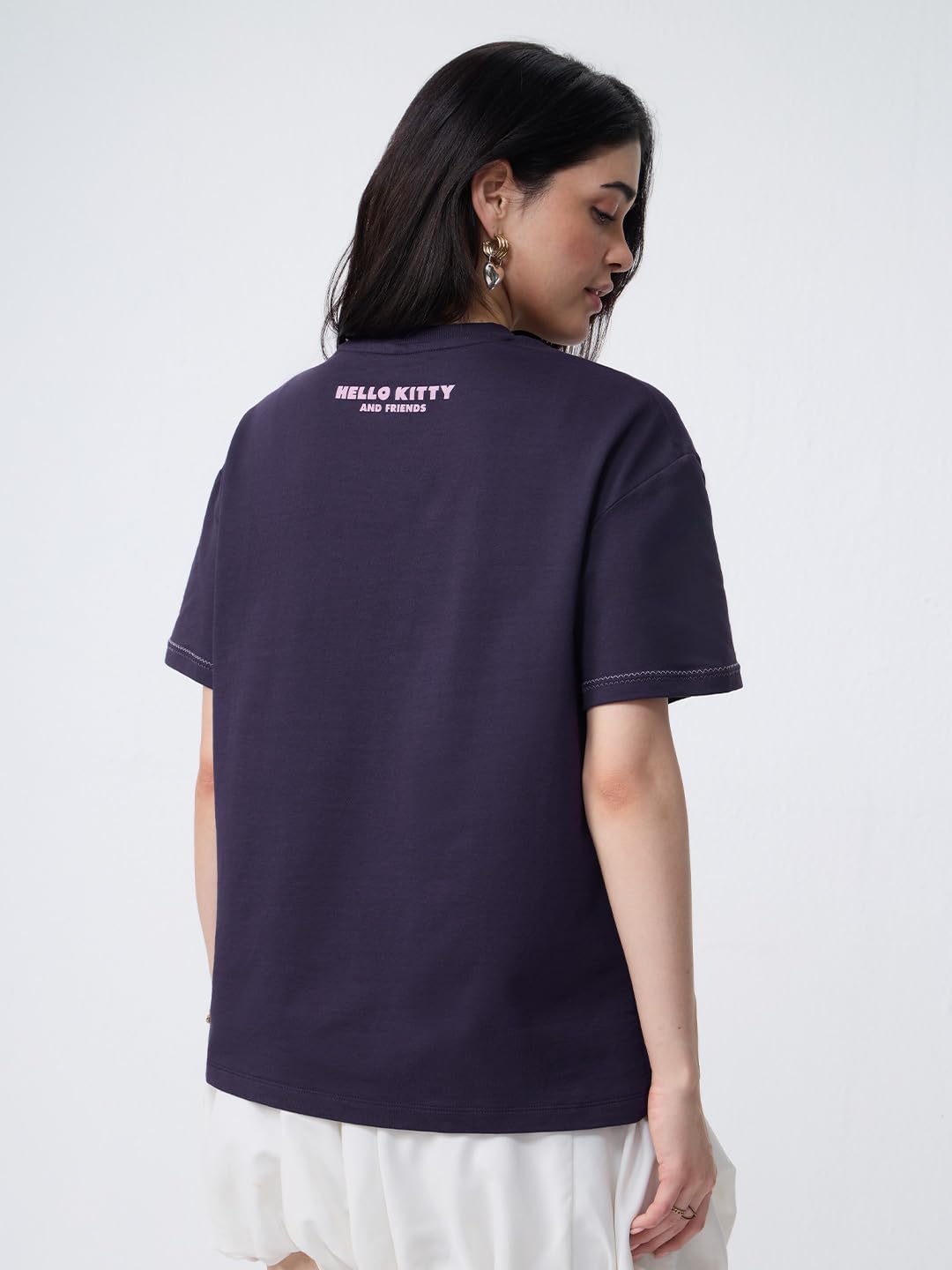 The Souled Store Hello Kitty: Gothic Rockstar - Maglietta da donna e ragazza, a maniche corte, girocollo, in cotone, con stampa grafica viola scuro, oversize, leggera, per tutti i giorni