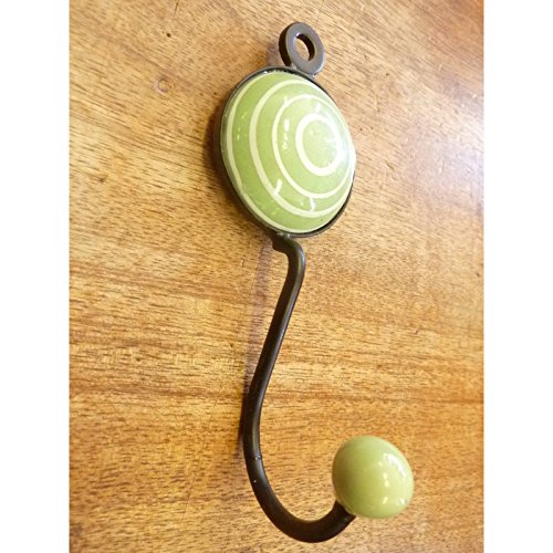 int. d'ailleurs - Patère en porcelaine ronde de couleur verte avec cercle blancs - PAT206