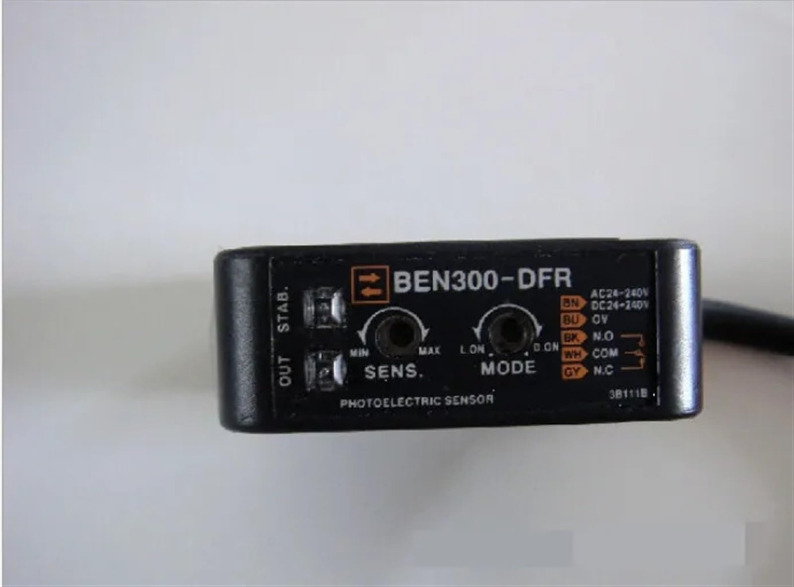 MOOEDJKL BEN300-DFR photoelectric Sensor Switch AC and DC Relay Output Adjustable photoelectric Sensor