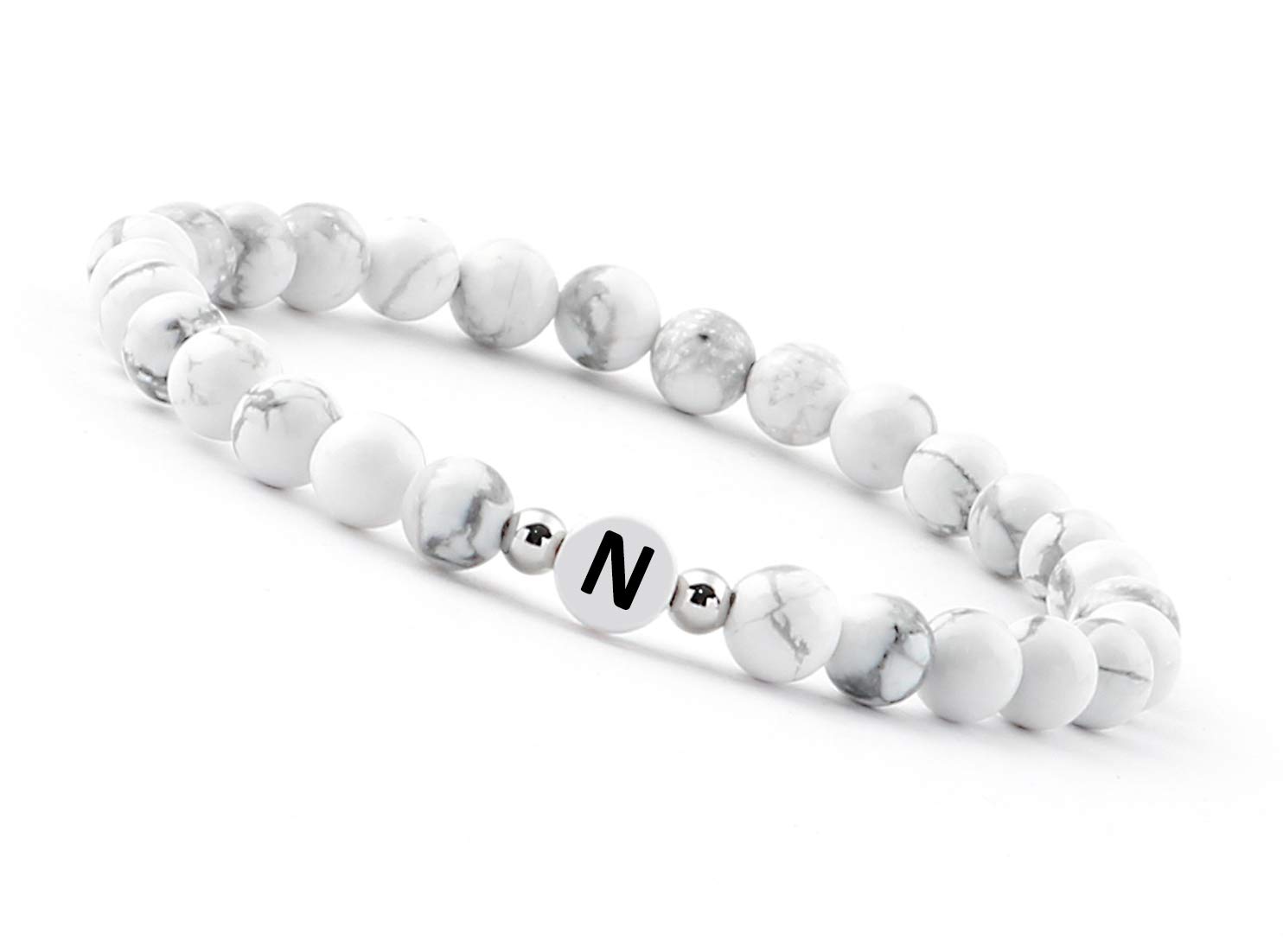 GD GOOD.designs Perlenarmband Buchstabe | Partner Armband weiß mit echten Howlith Perlen | Geschenk für Couple I Personalisiertes Partnerarmband