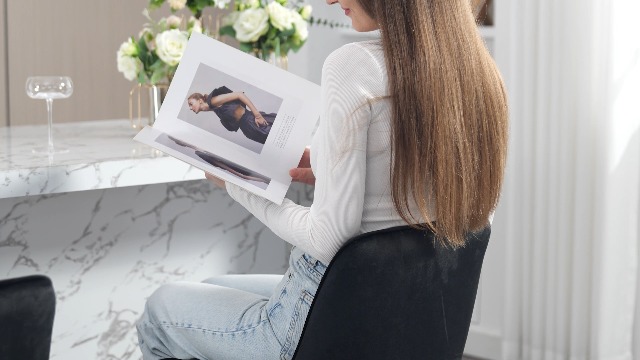 Set Di 2 Sgabelli Con Contenitore Qiyano Evelyn - Grigi, Con Seduta Imbottita E Spazio Di Archiviazione, Per Soggiorno E Camera