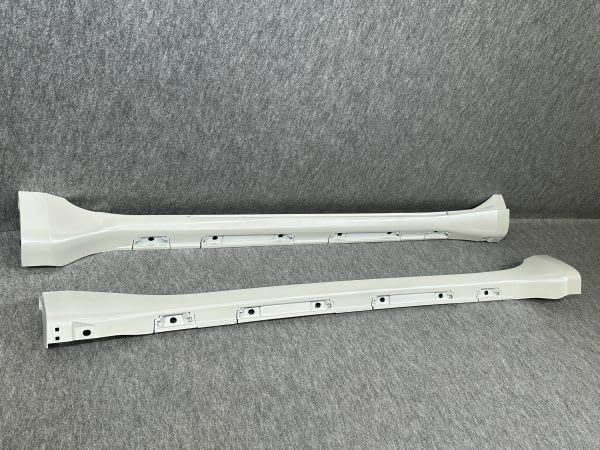 送料込値下げ⭐️ランクル250 純正サイドステップ　新車はずし　ディーラー新車外し ランドクルーザー300 GX 純正サイドステップ LINE-X塗装させて