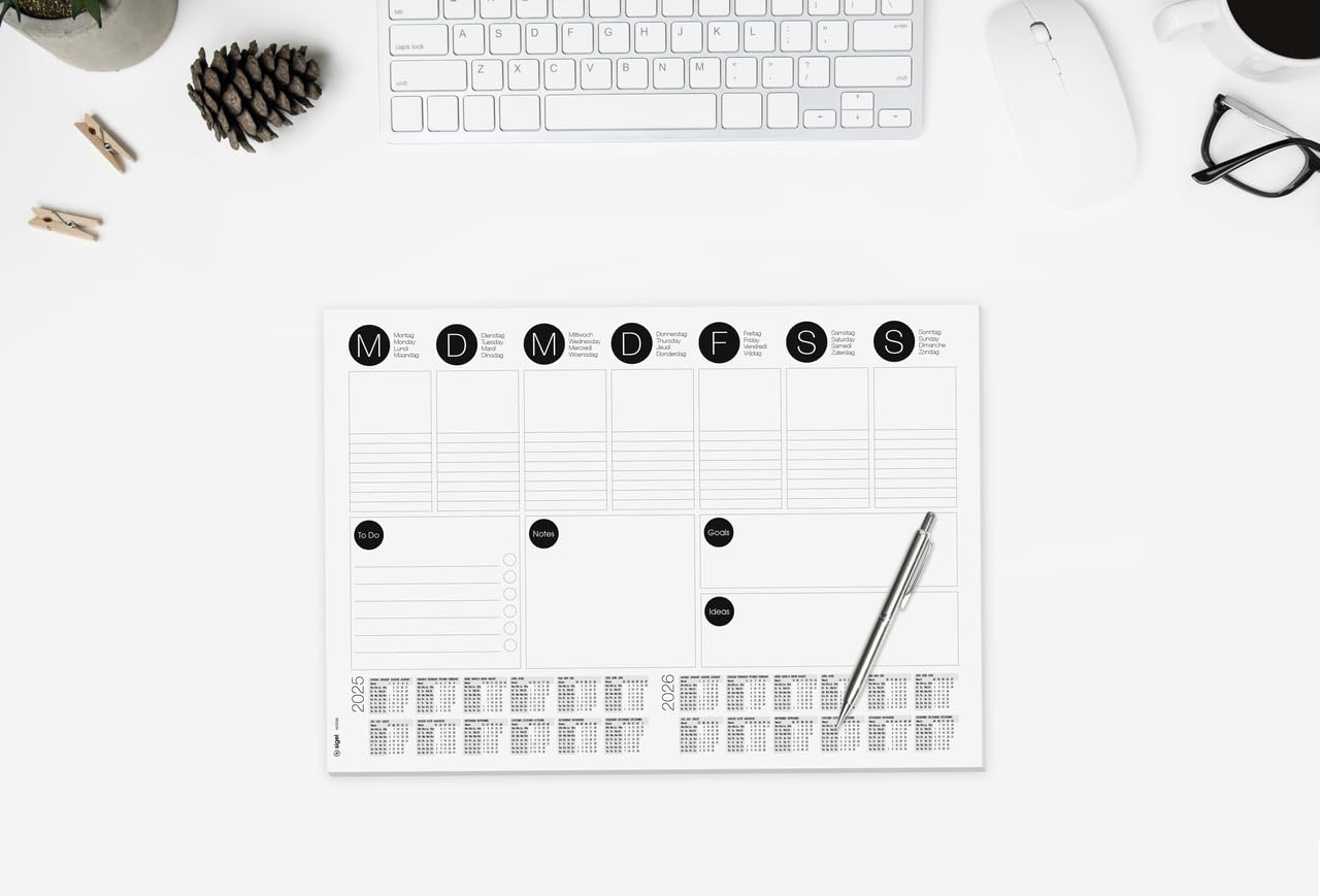 Minimalistisch geboortekaartje met kader met afgeronde hoeken