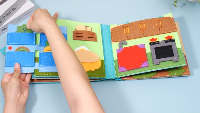 Quiet Book Aus Filz – Für Kinder Ab 1 Jahr, 3D-Aktivitäten, Montessori-Spielzeug, 21x21 Cm, Themen Verkehr & Tiere