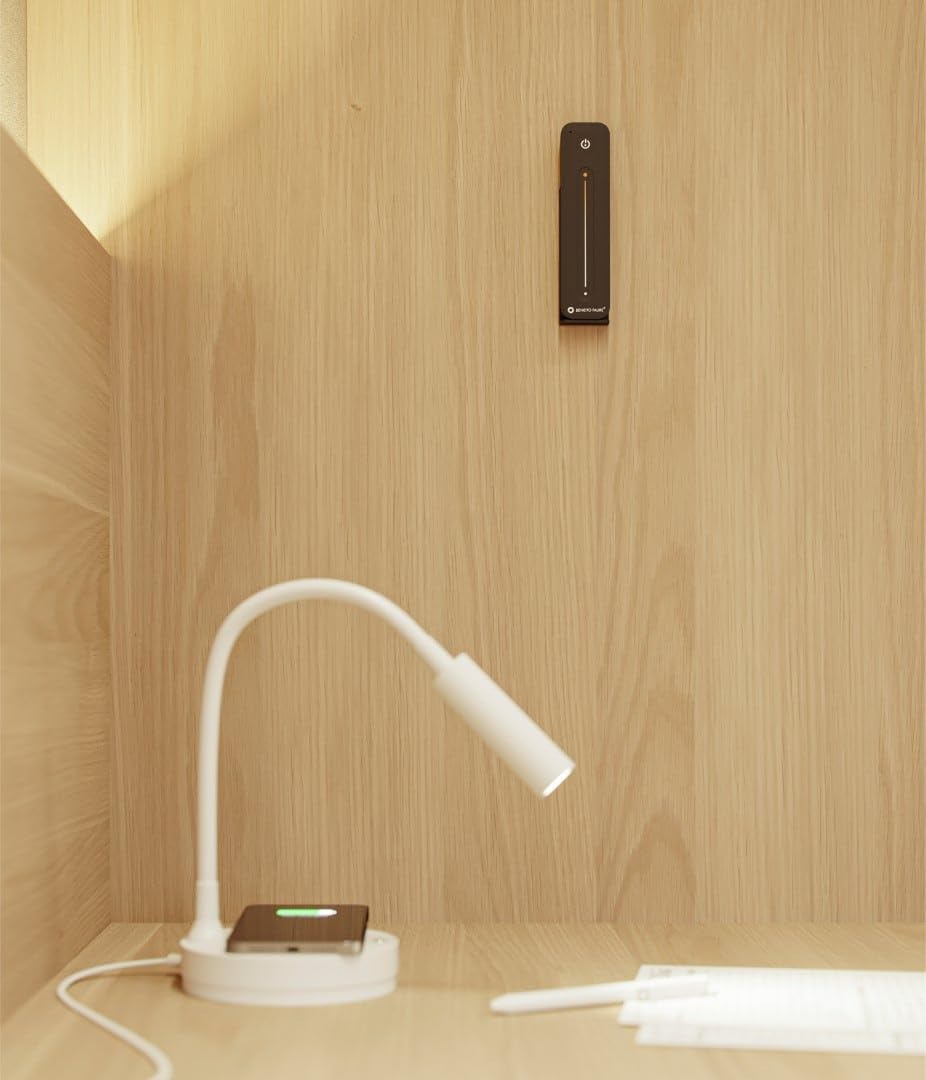 Beneito Faure Lampada da Tavolo Led Stem - 5W, Luce calda, Per scrivania, lettura e comodino, Ricarica Wireless, Testa Orientabile - Colore Bianco