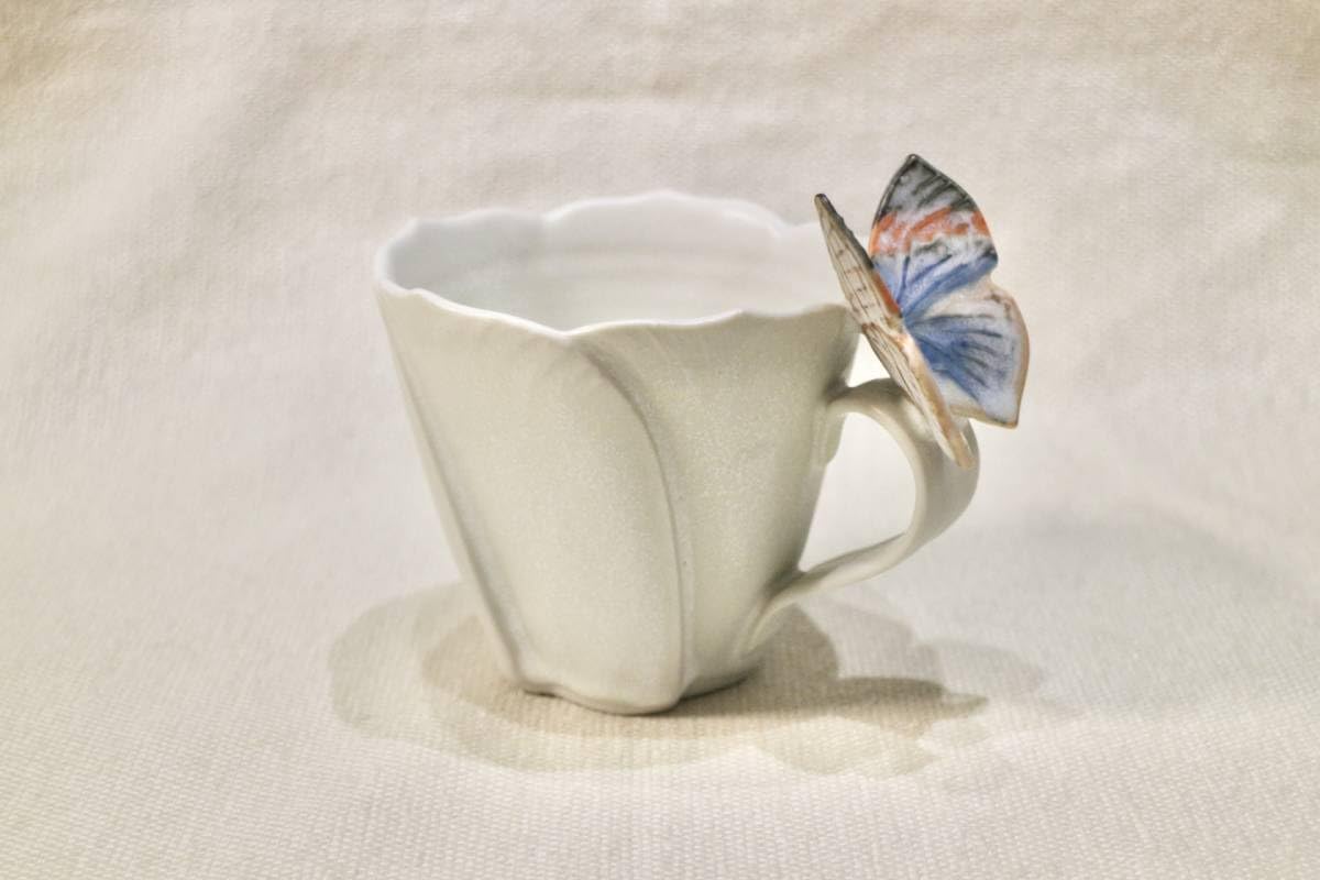 Amazon.co.jp: うつわやみたす マグカップ 蝶 チョウ : ホーム＆キッチン 