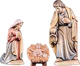 Son las figuras principales del Belén y en torno a ellos se dispone el resto de personajes
