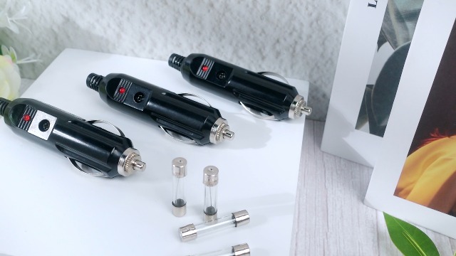 4 Pack 12V Cigarette Lighter Male Plug 15 Amp 24V Aux Socket Cigarette  Lighter Plug Replacement with Red LED Light 8 Pieces 15A 20A Replacement  Fuse for Vehicle Car Refrigerator : Automotive