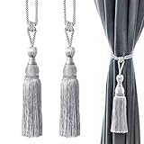 4. 【Hermosa decoración】 Esta cortina con borlas adecuada para la sala de estar, el dormitorio, el balcón, el estudio, el baño, el hotel, la biblioteca y otras ocasiones, es tanto un hermoso cinturón de cortina como un regalo perfecto. Este lazo para cortinas es un regalo sorpresa para llevar a amigos y familiares.