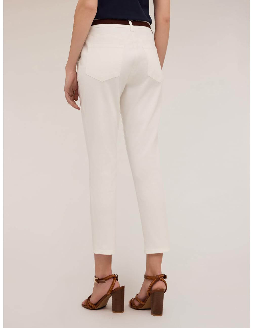 Motivi: Pantaloni Regular con Bottoni Metallici Stagione Primavera Estate 2025.