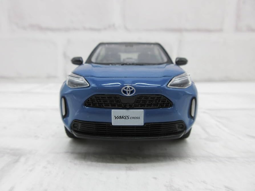 Amazon | ミニカー 1/30 ミニカー ヤリスクロス ブラックマイカ