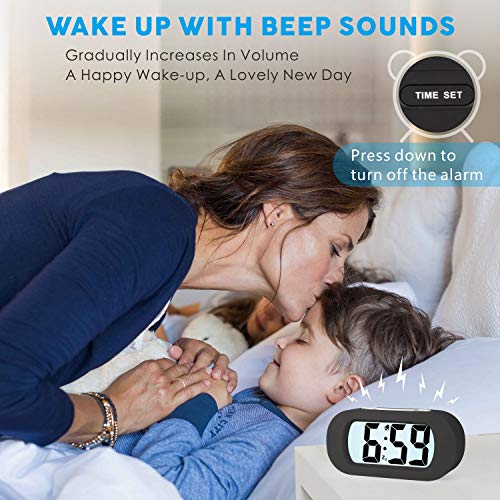 Miniatura 5 de Plumeet Reloj Despertador Digital LCD Viaje, con Gran Pantalla, fácil de configurar, con Snooze y luz de Noche, Alarma con Sonido Ascendente y portátil, el Regalo Ideal para niños (Negro)