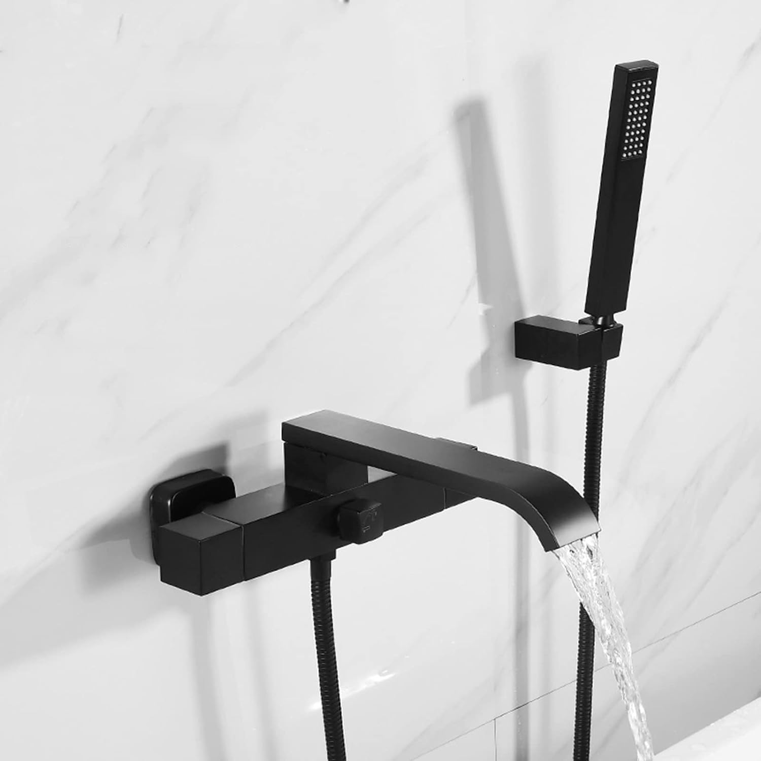 Ensemble pommeau de douche et flexible pour mitigeur de baignoire noir