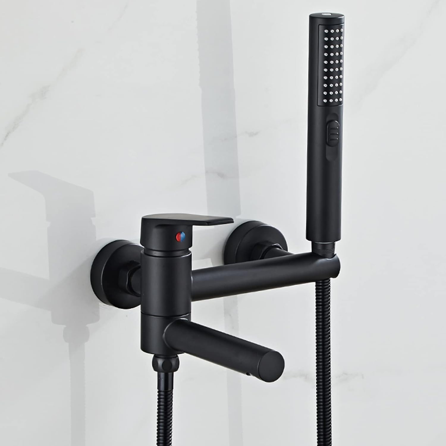 Mitigeur de douche mural noir avec douchette et flexible de bain
