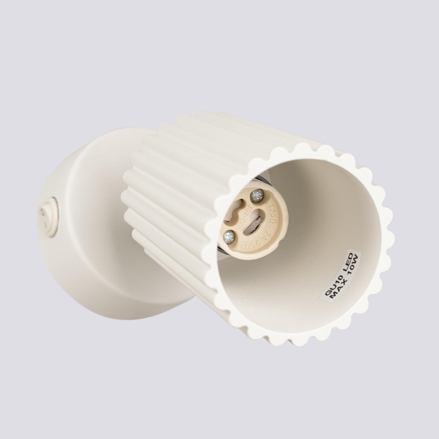 SOLLUX lighting Applique Murale - Lampe Murale Intérieure - en Aluminium - 1 Abat-jour avec Interrupteur - 8 x 16 x 16 cm - Karbon Beige