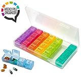 VIAJE SIN PENDIENTES: si ha estado buscando un organizador de pastillas confiable que le ayude a administrar sus pastillas de manera eficiente y que lo ayude a almacenarlas de manera segura, ¡Entonces su búsqueda habrá terminado! ¡Esto se debe a que nuestro producto tiene todas las características que necesita y más, lo que significa que es lo suficientemente grande como para almacenar todas sus píldoras, y lo suficientemente pequeñas como para llevarlo a donde quiera que vaya!
