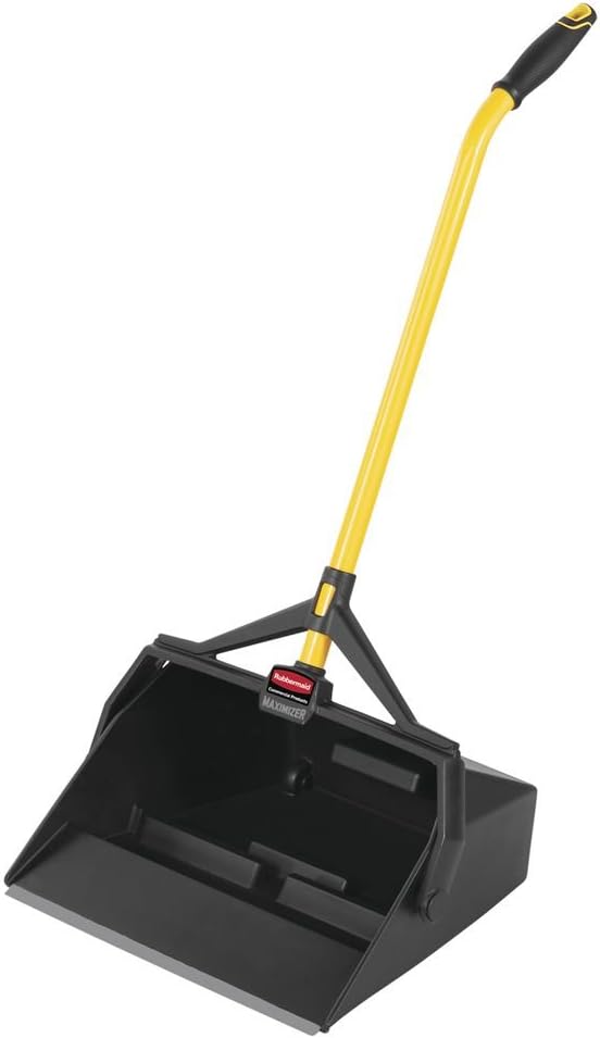 Rubbermaid Commercial Products Maximizer Wet/Dry Debris Dustpan with Hanger Bracket, Black, Outdoor/Indoor For Wet and Dry Floor Cleaning, Compatible with And Broom/Squeegee