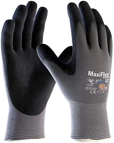 Dünne Arbeitshandschuhe helfen beim Greifen.