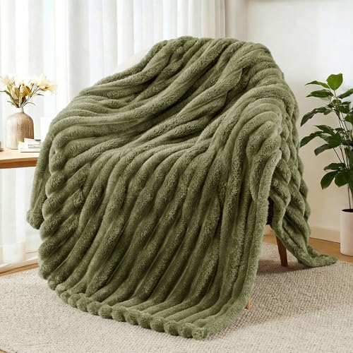Exclusivo Mezcla Fleece Throw Blanket for Couch, Super Soft Striped Jacquard Bed Blanket...