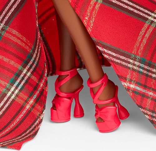Muñeca Barbie Signature Holiday 2024 con vestido escocés miniatura 5
