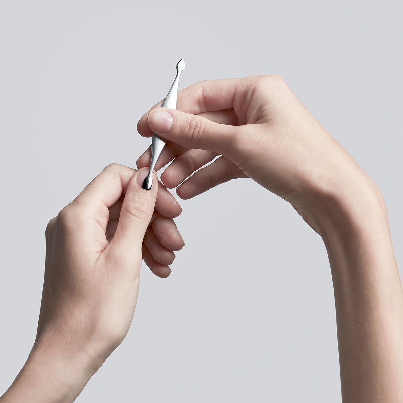 ZWILLING Pousse cuticules (Nettoyeur d'ongles, double instrument, convient aux ongles naturels et artificiels), Premium, argent, 90 mm