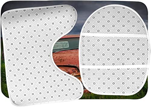 Badezimmerteppich-Set, 3-teilig, alte Oldtimer-Karosserien in Einer Autoschrottplatz-Landschaft, waschbare Badteppiche, rutschfest, mit Rückenpolster, Konturteppich und Toilettendeckelbezug – Bild 6