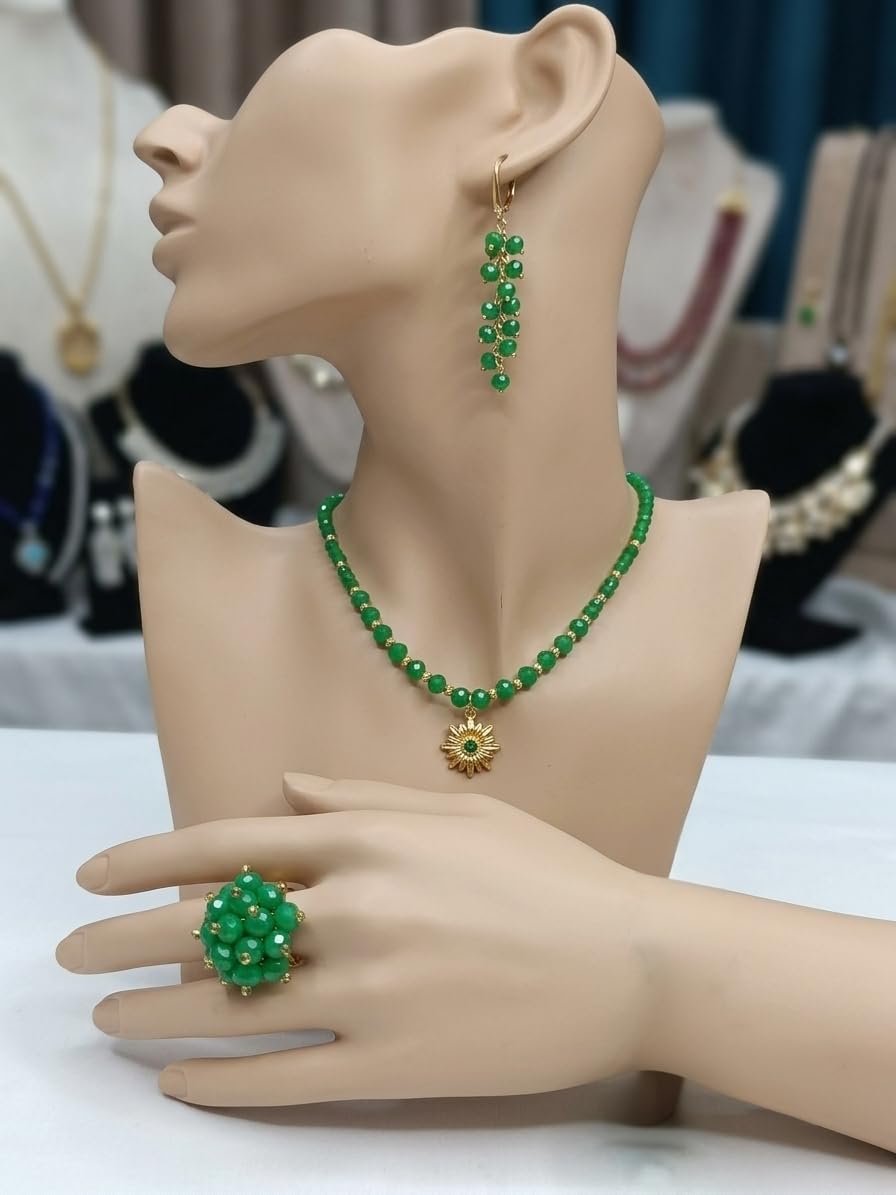 Juego de joyas de cuentas de cristal verde con colgante de flor en tono dorado, latón chapado en oro de 18 quilates