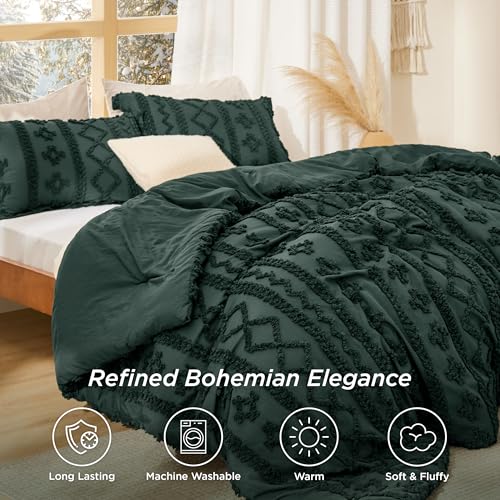 Bedsure Tufted Boho Comforter Set Queen Size - Emerald Green Boho Bed Set, GentleSoft™ 3 Pieces Farmhouse Shabby Chic Embroidery Bedding, Gifts for Woman, Soft Jacquard Queen Comforter for All Seasons