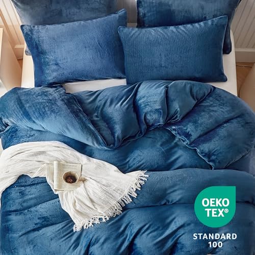 Image of WARMDERN Navy Blue Velvet Duvet Cover Set Oversized King Size, Luxury Milk Velvet Bedding Duvet Cover with Zipper Closure, 3pcs Ultra Soft Duvet Covers for All Seasons, 120 inch x 98 inch, Navy Blue