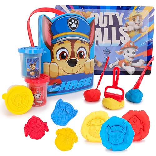 Toyland Conjunto de atividades de patrulha canina de 12 peças: Cubo de massa Chase, peças de massa, cortadores, rolo, selos, tela de jogo lavável e cubo - brinquedos de artesanato